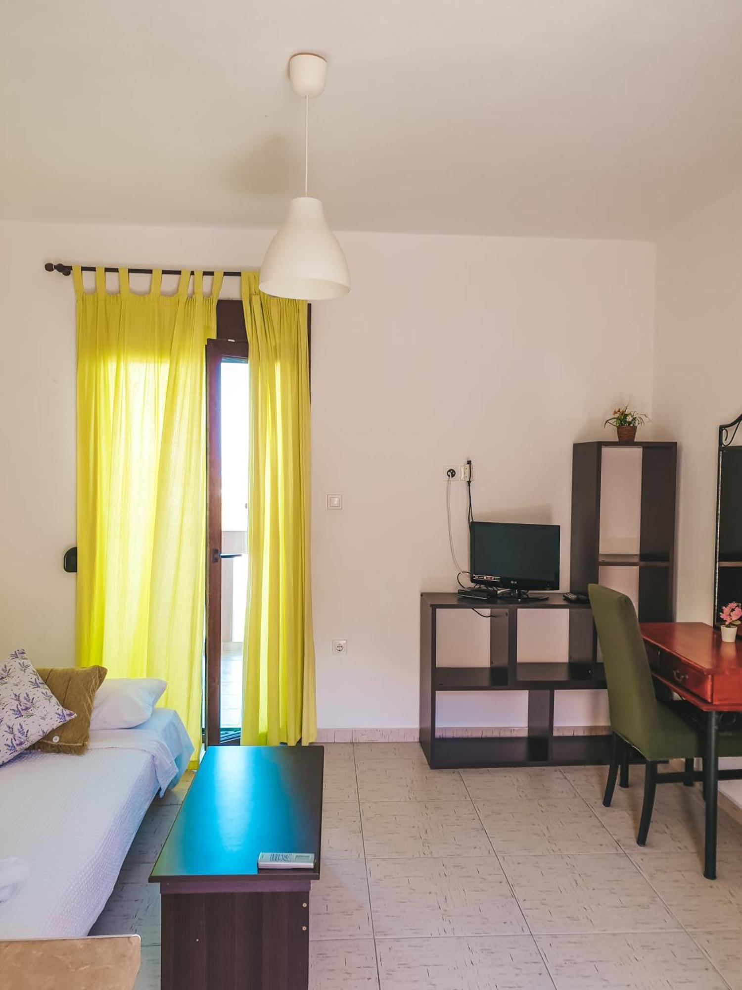 Aroma Studios And Apartments Vourvourou Extérieur photo