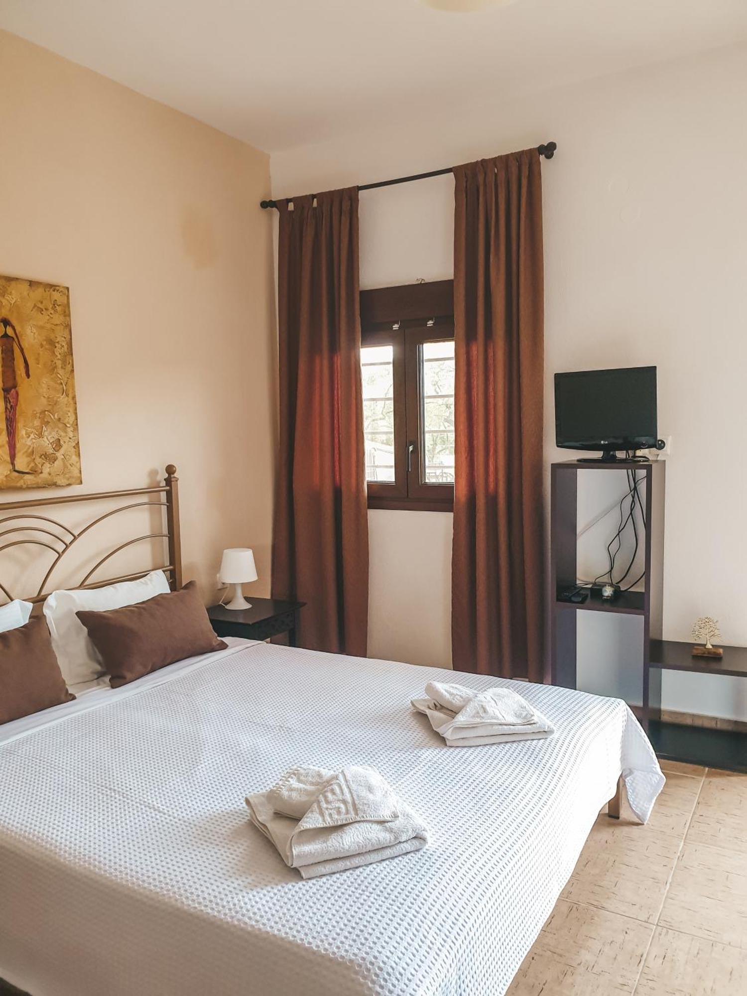 Aroma Studios And Apartments Vourvourou Extérieur photo