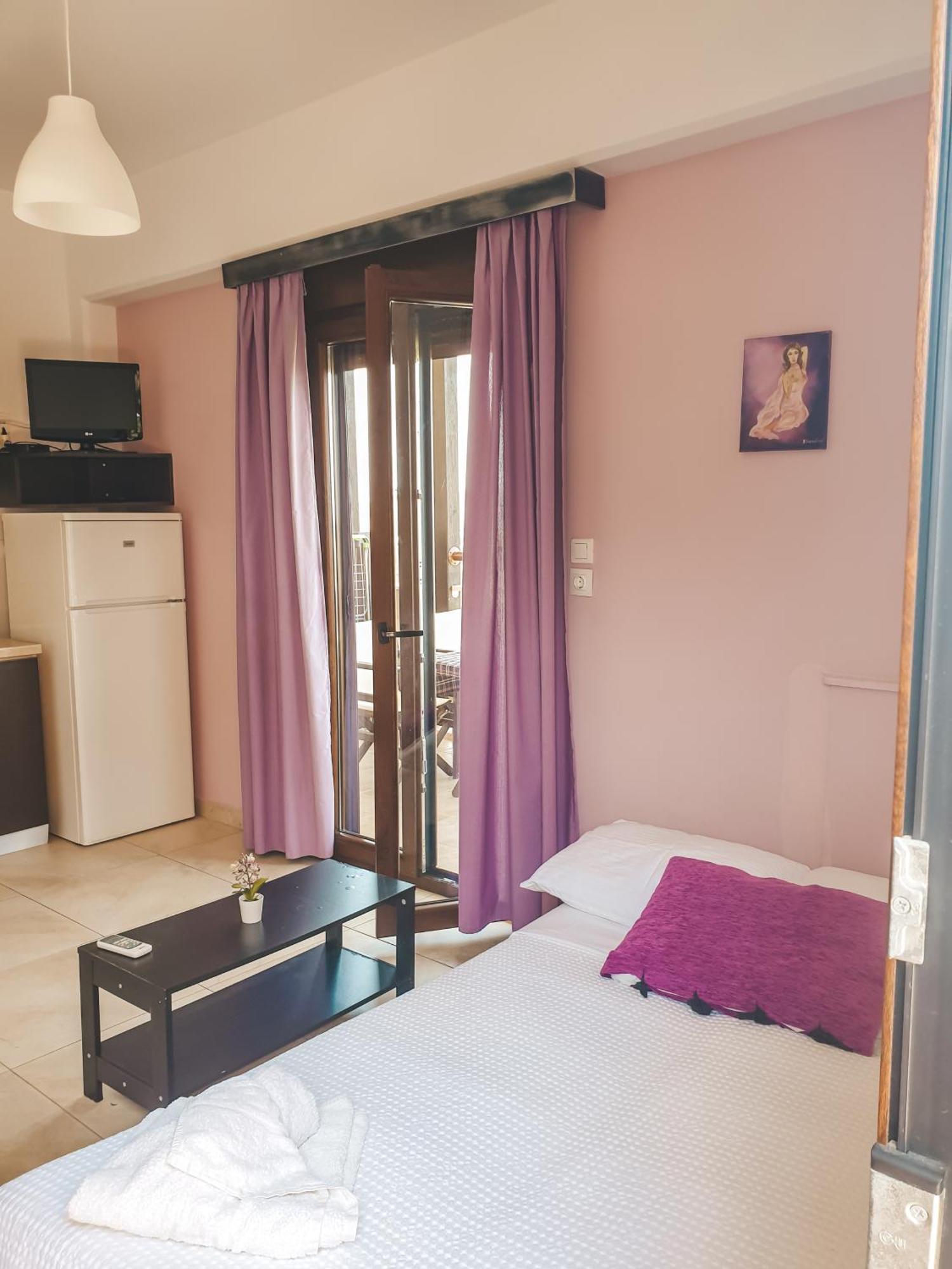 Aroma Studios And Apartments Vourvourou Extérieur photo