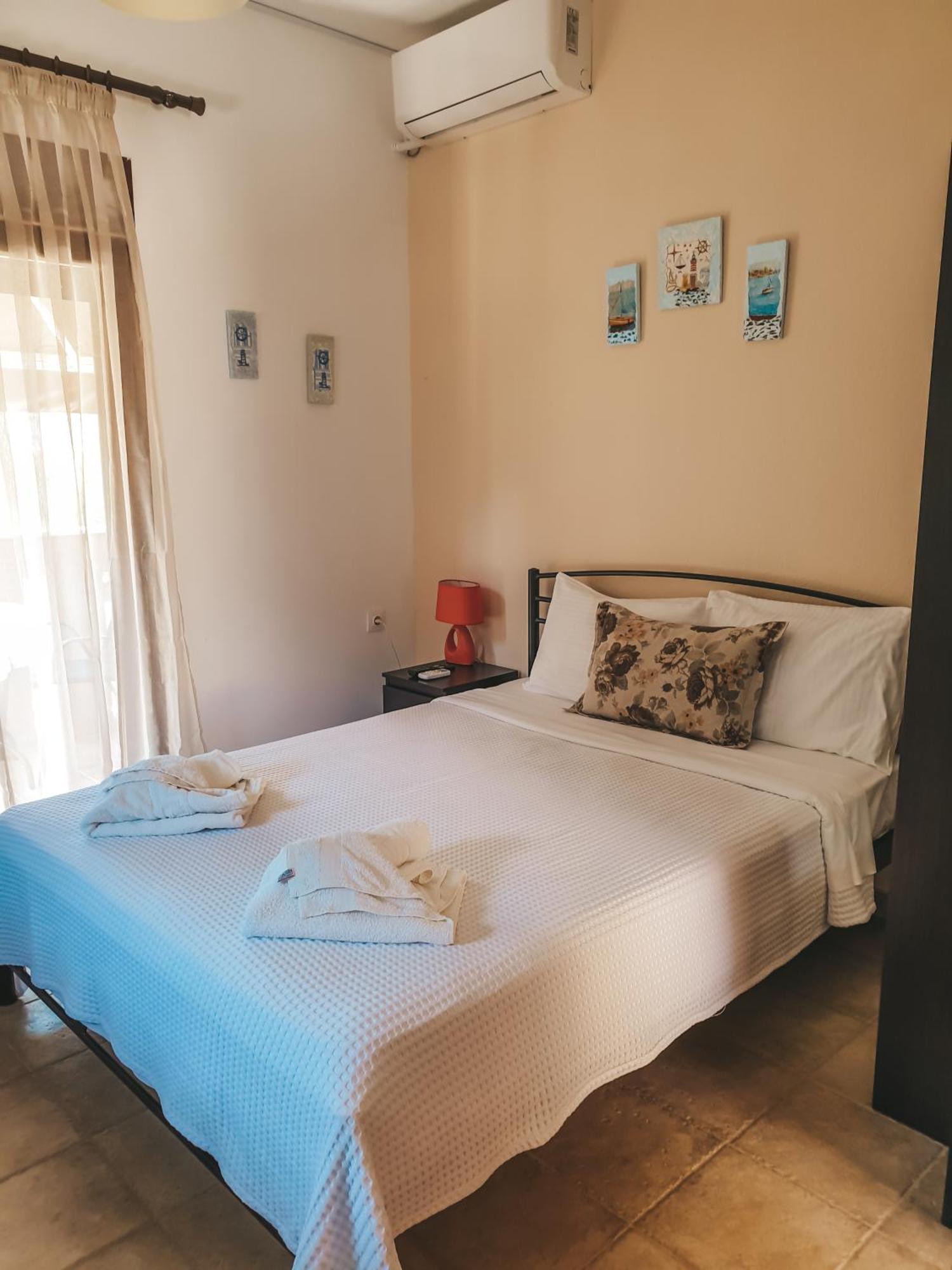 Aroma Studios And Apartments Vourvourou Chambre photo